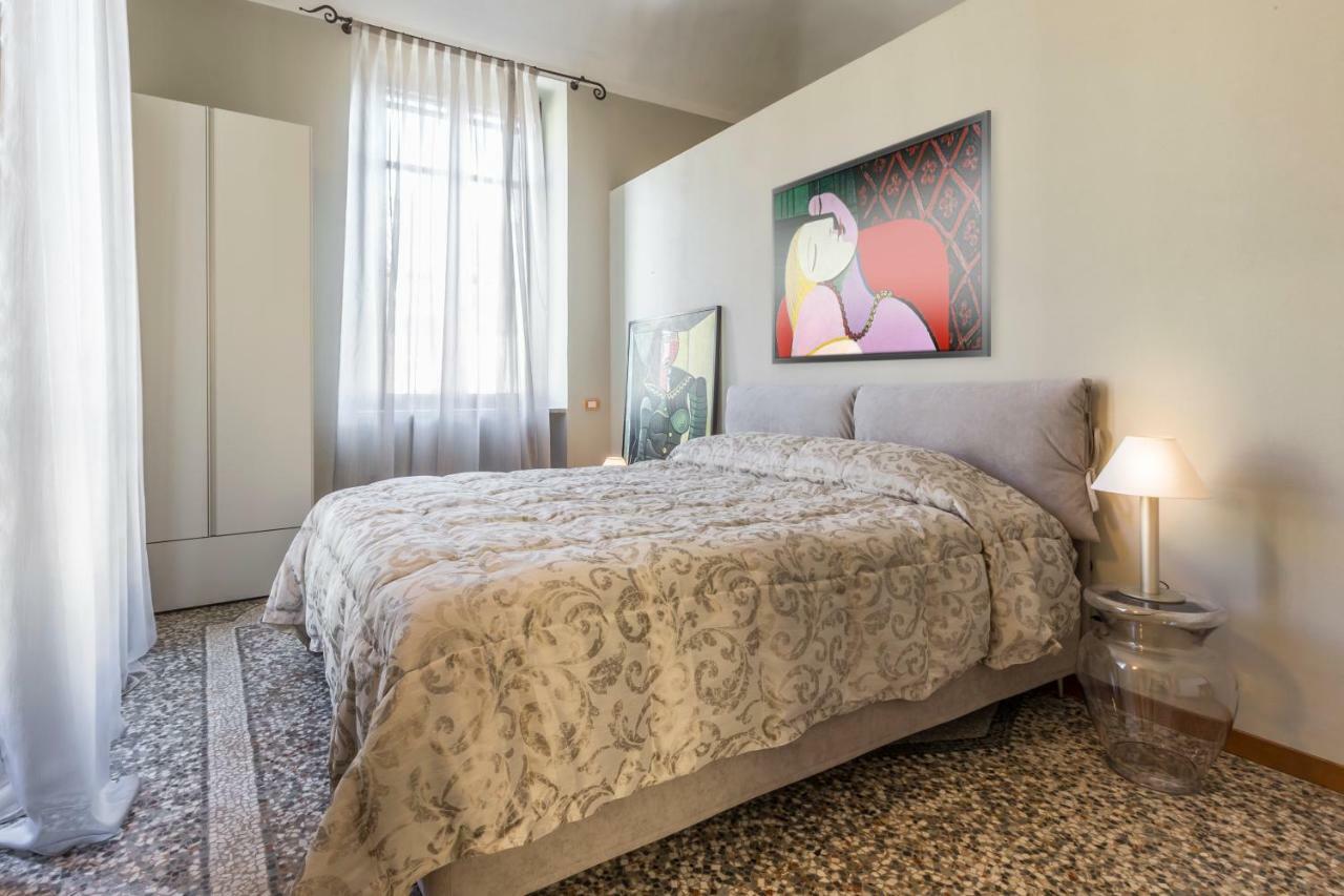 Roero Suite In The City Center Asti Exterior foto